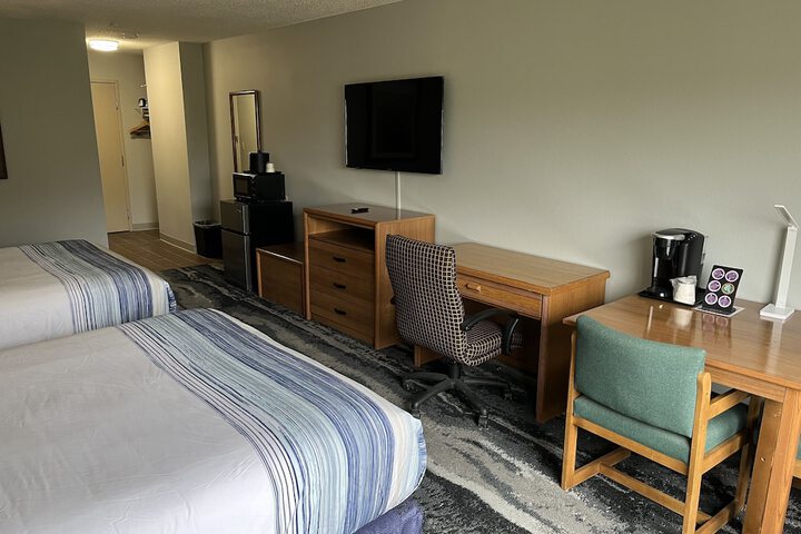 1 Queen Bed (23 of 25)