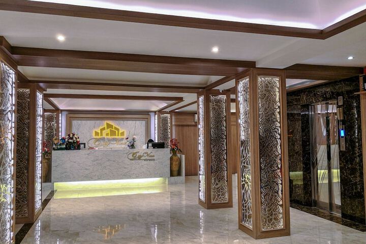 Hotel Interior 4 of 64