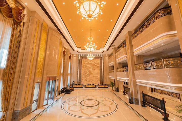 Exterior of Ladisson Grand World Hotel Dongyang