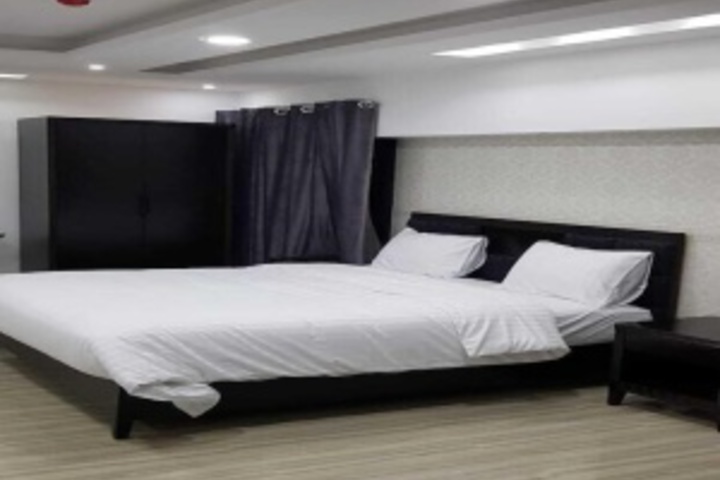 Room 33 of 60