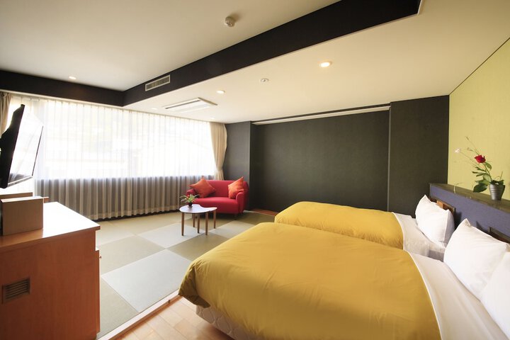 Room 18 of 115