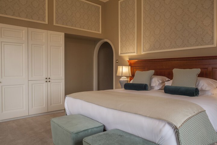 Room 5 of 44