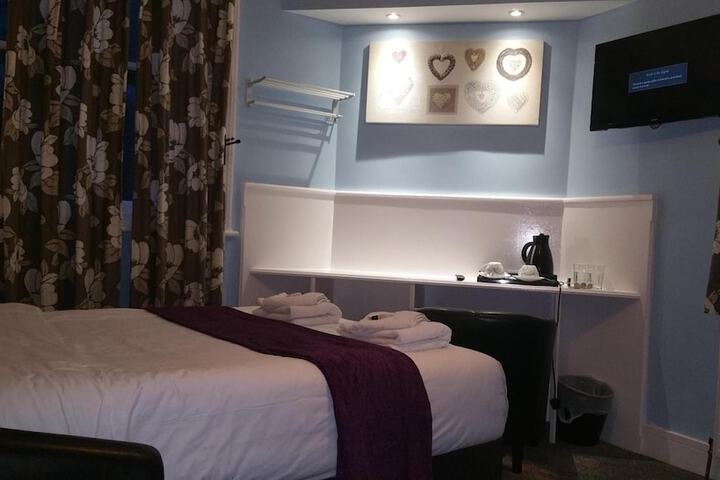 Room 25 of 43