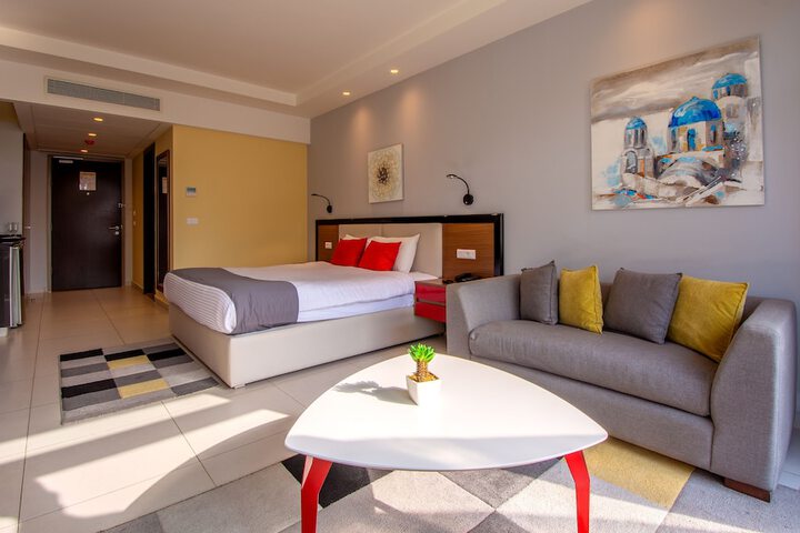 Room 27 of 101