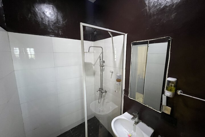 Room 32 of 50