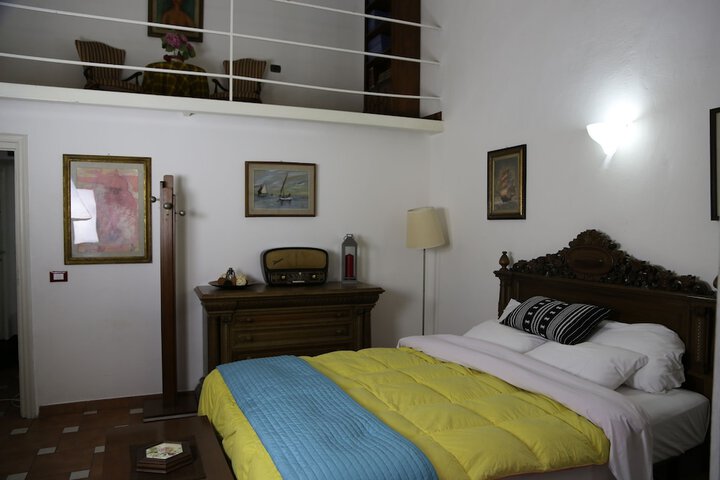 Room 8 of 35