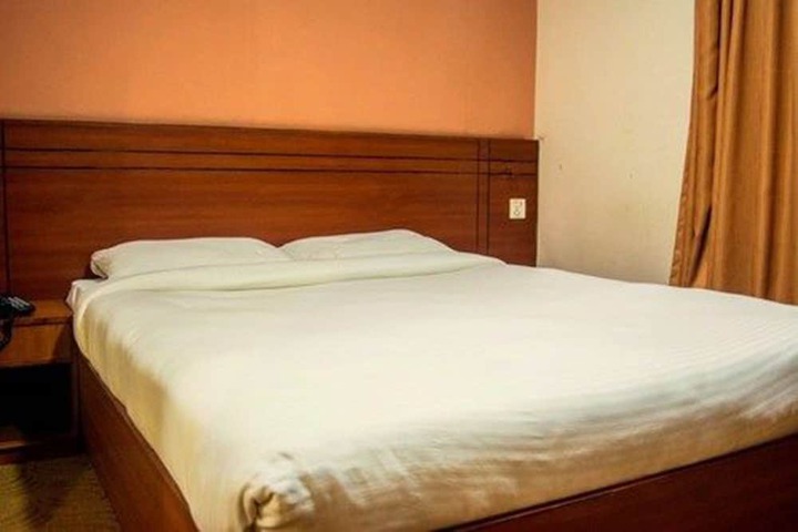 Room 12 of 13