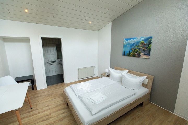 Room 9 of 41