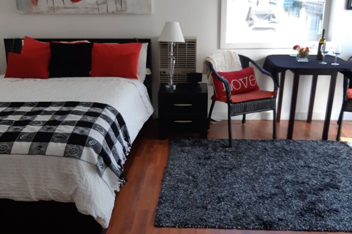 Room 21 of 76