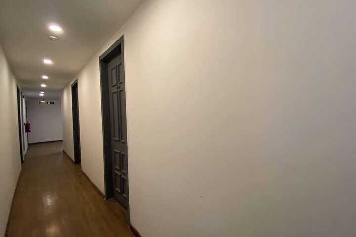 Room 25 of 43