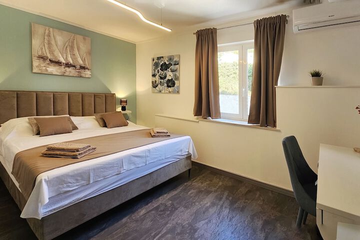 Room 35 of 140