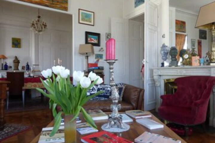 Lounge 13 of 31