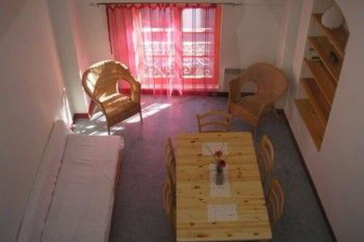 Room 7 of 8