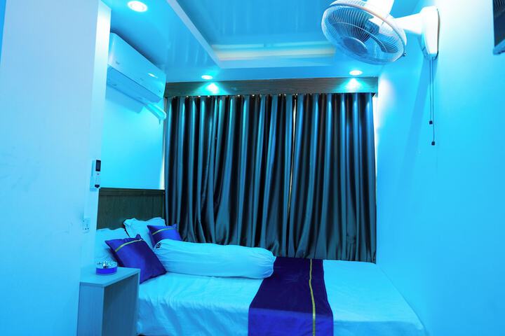 Room 14 of 36