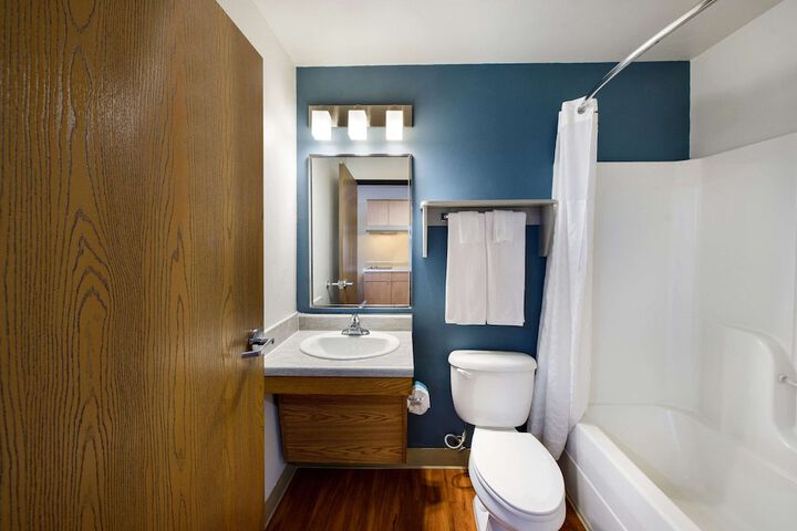 Standard Double Bed (13 of 16)
