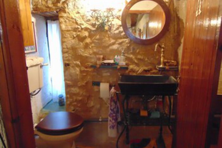 Room 5 of 27