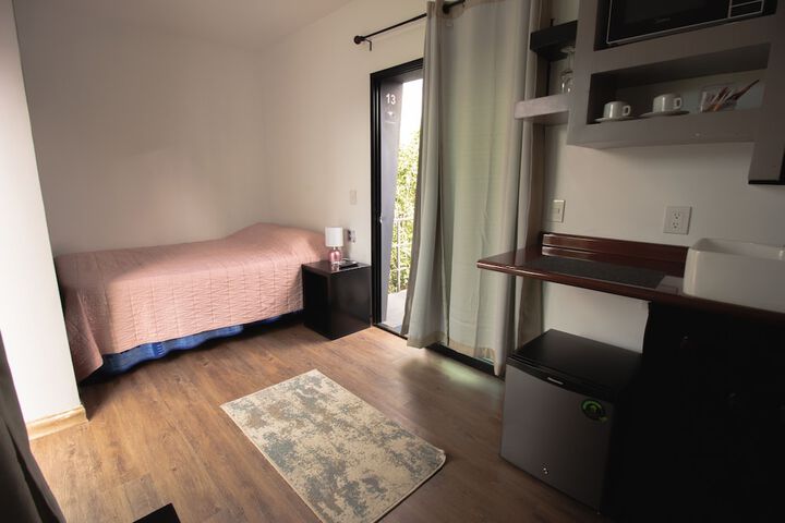 Room 4 of 11
