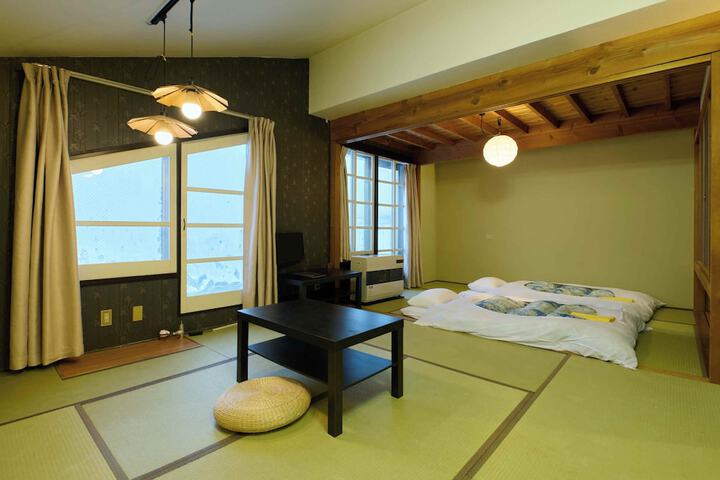 Room 37 of 93