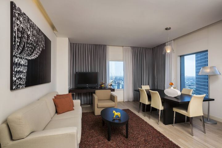 Room 16 of 143