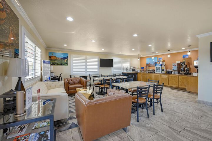 Breakfast area