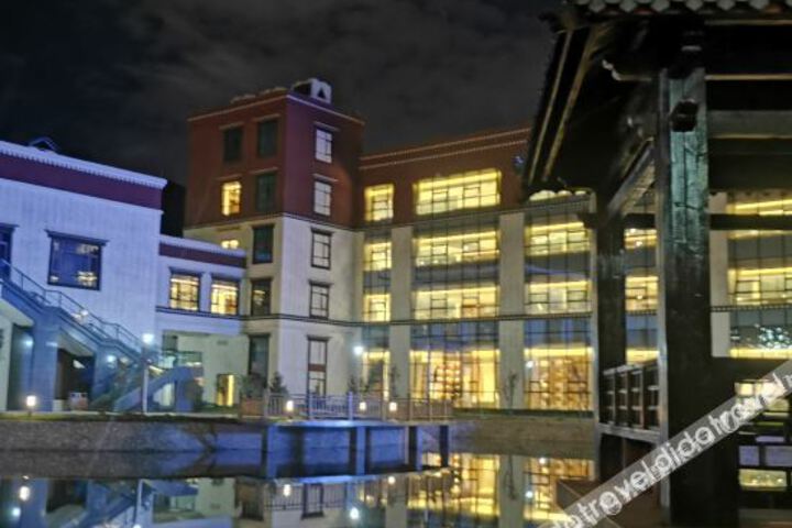 Ustay Luxury hotel