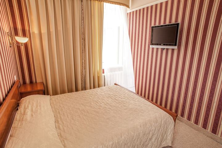 Room 10 of 64