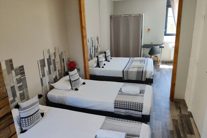 Room 10 of 38