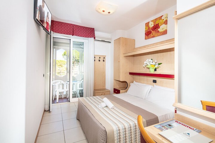 Room 10 of 50