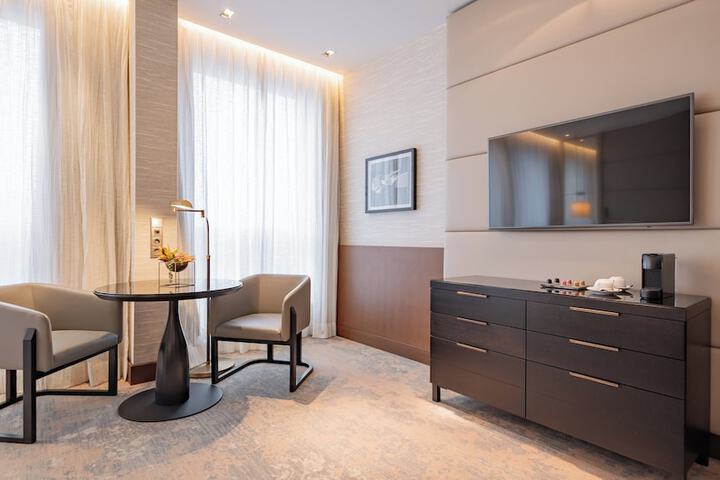 Room 103 of 457