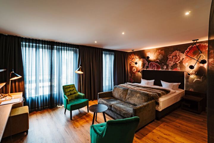 Room 13 of 39