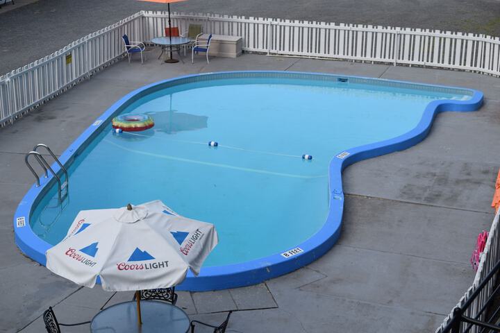 Pool 119 of 124
