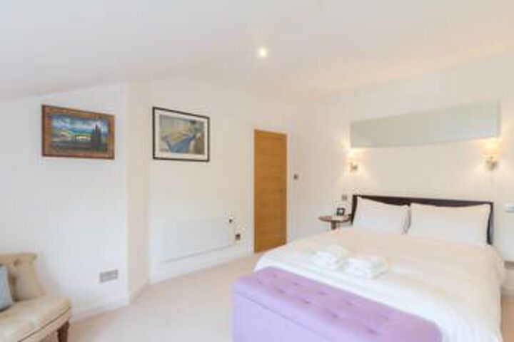 Room 6 of 23