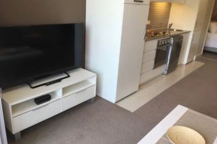 Room 9 of 12