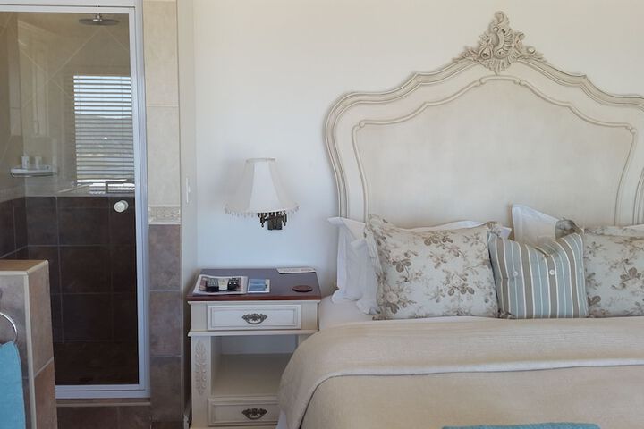 Room 5 of 52