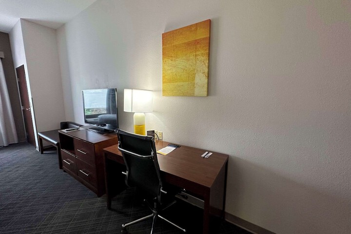 Room 16 of 34