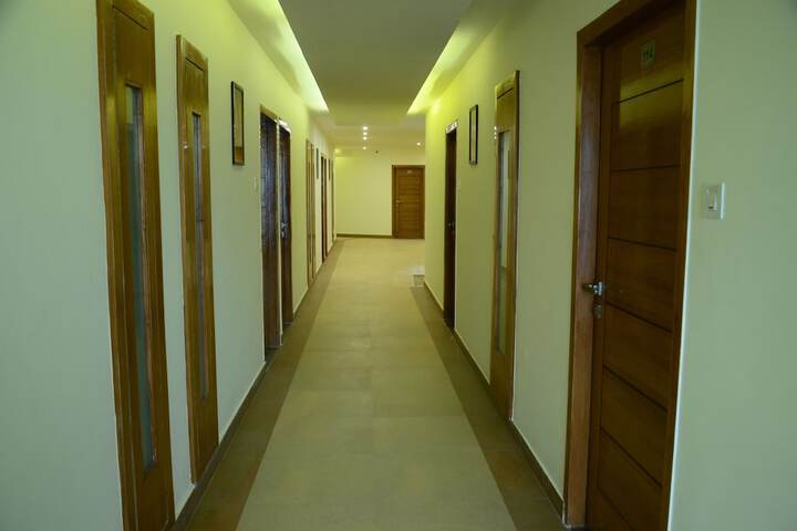 Ballroom/Hall 70 of 76