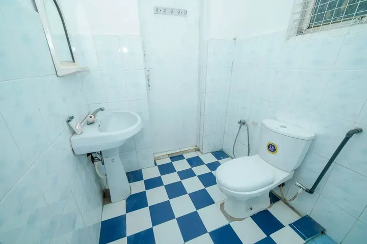 Room 10 of 11