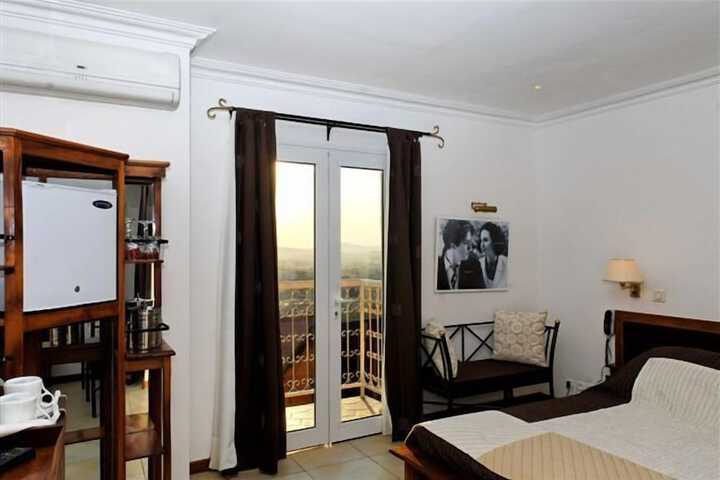 Room 13 of 73