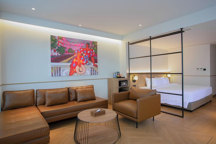 Room 105 of 180