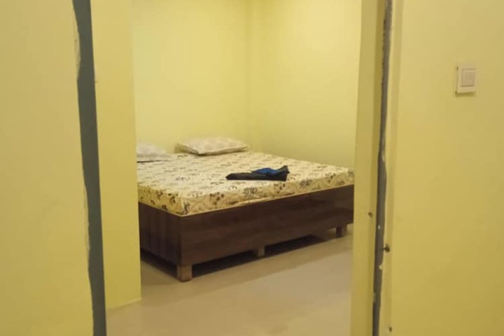 Room 5 of 12