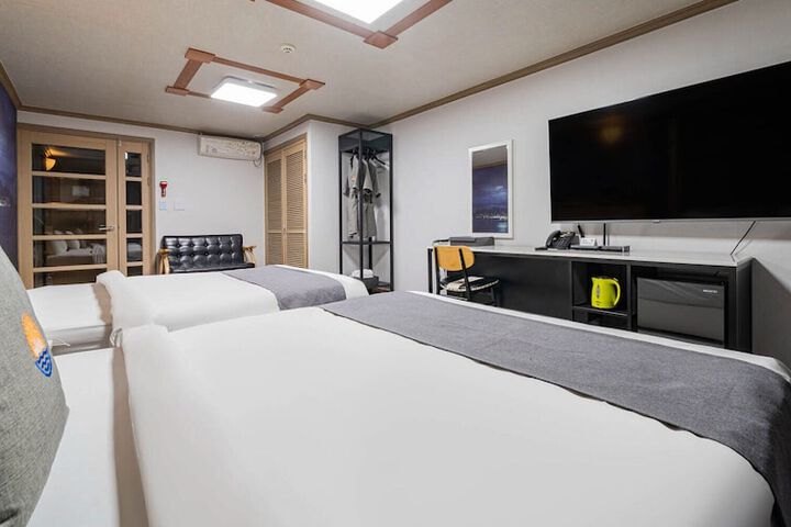 Room 95 of 139
