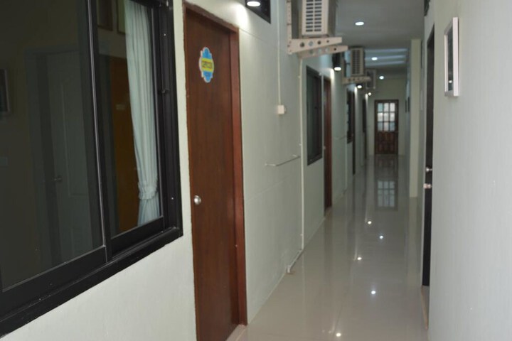 Room 6 of 48