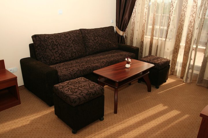 Room 33 of 93
