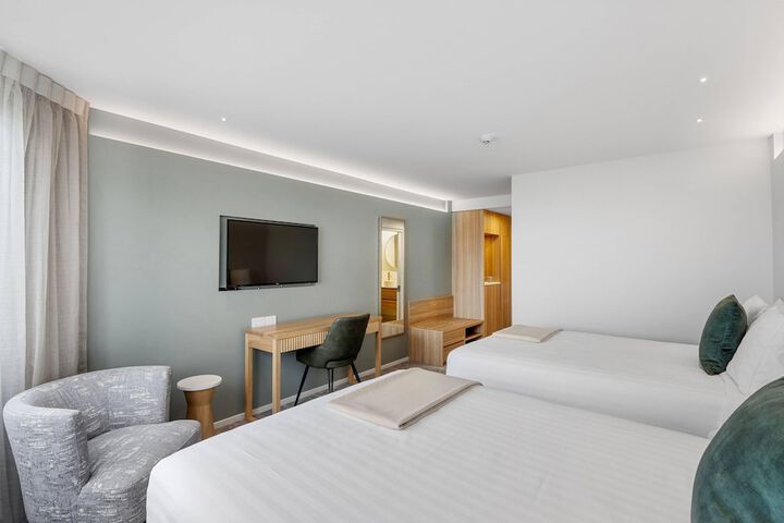 Room 45 of 114