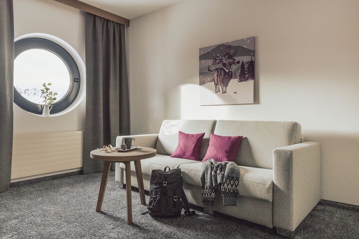 Room 28 of 59