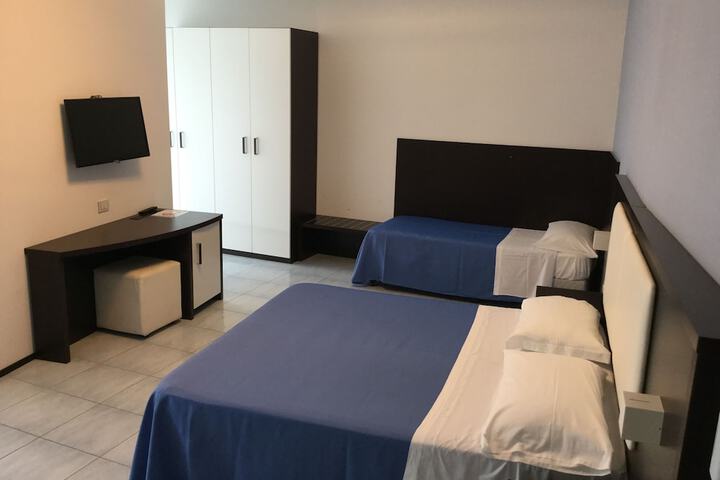 Room 5 of 44