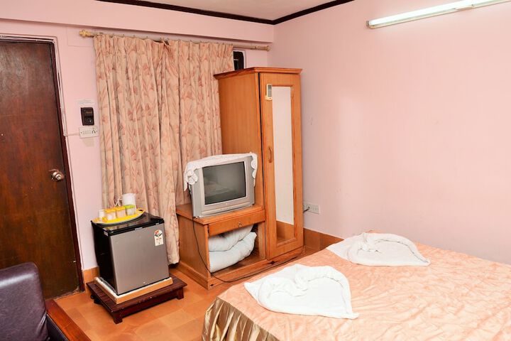 Room 2 of 31