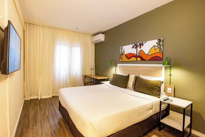 Room 5 of 43