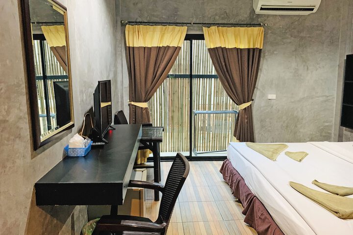 Room 7 of 156