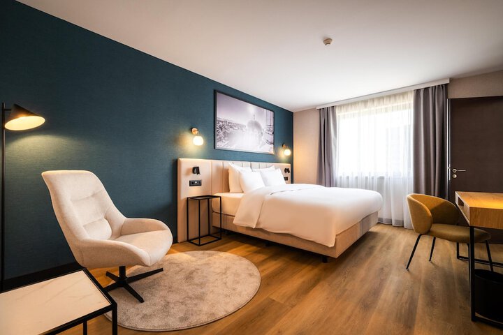 Room 22 of 120